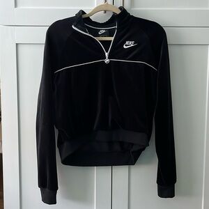 Nike women’s velour cropped pullover